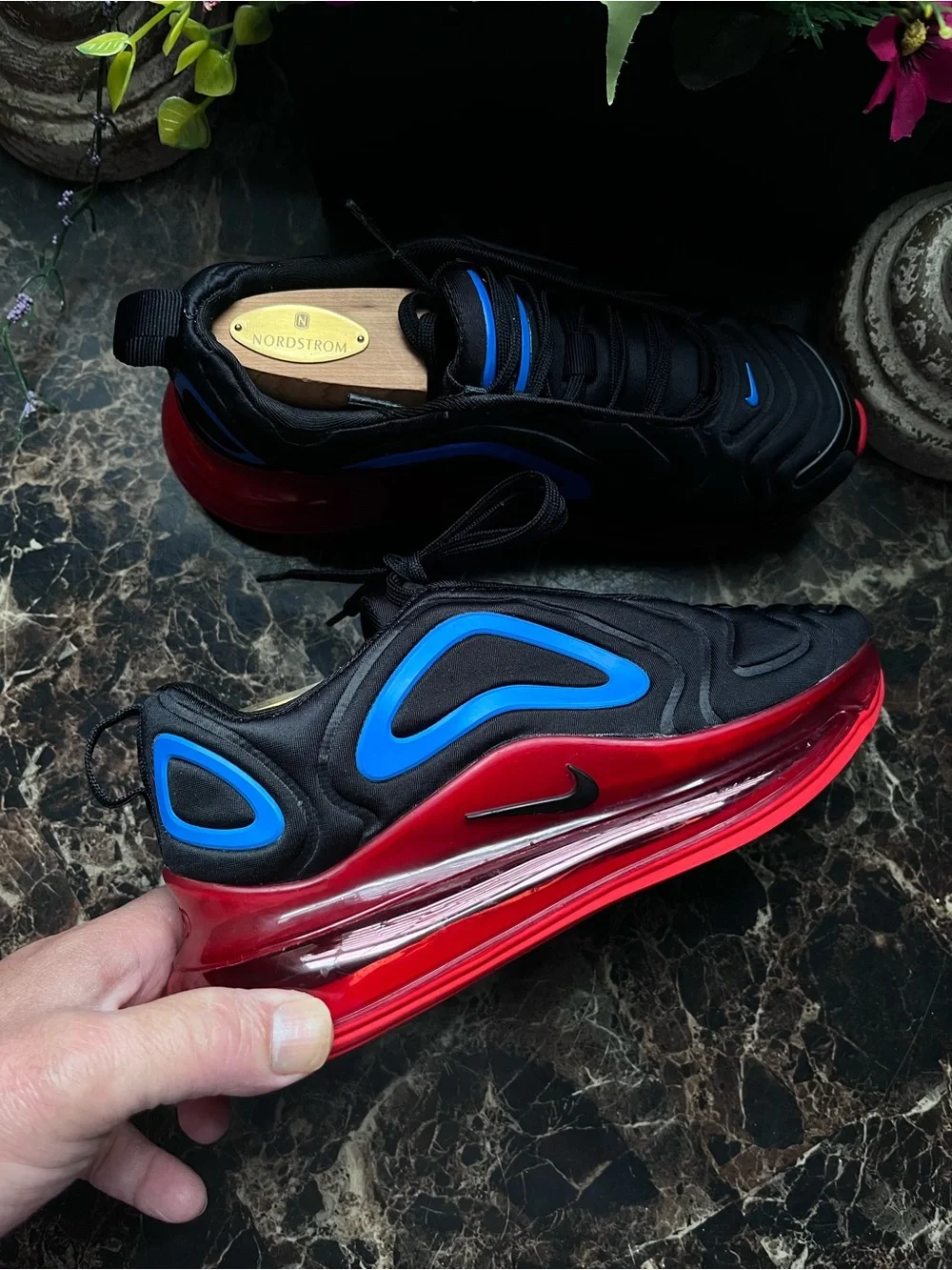 Nike AirMax 720 Streetwear/Lifestyle  Athletic Shoes  Size 4 Youth/5.5 Women